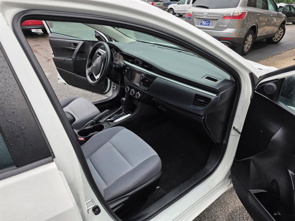2016 Toyota Corolla - $10,995