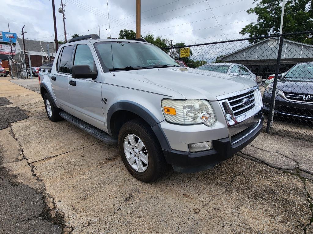 2010 Ford Explorer Sport Trac XLT photo