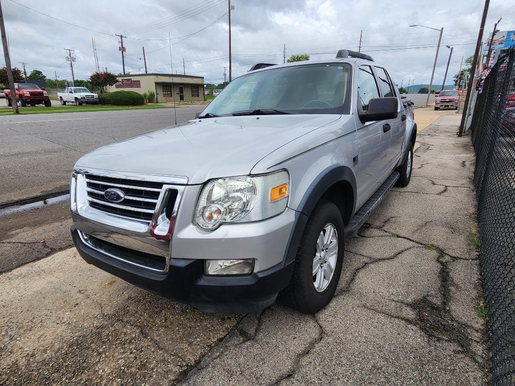 2010 Ford Explorer Sport Trac XLT photo
