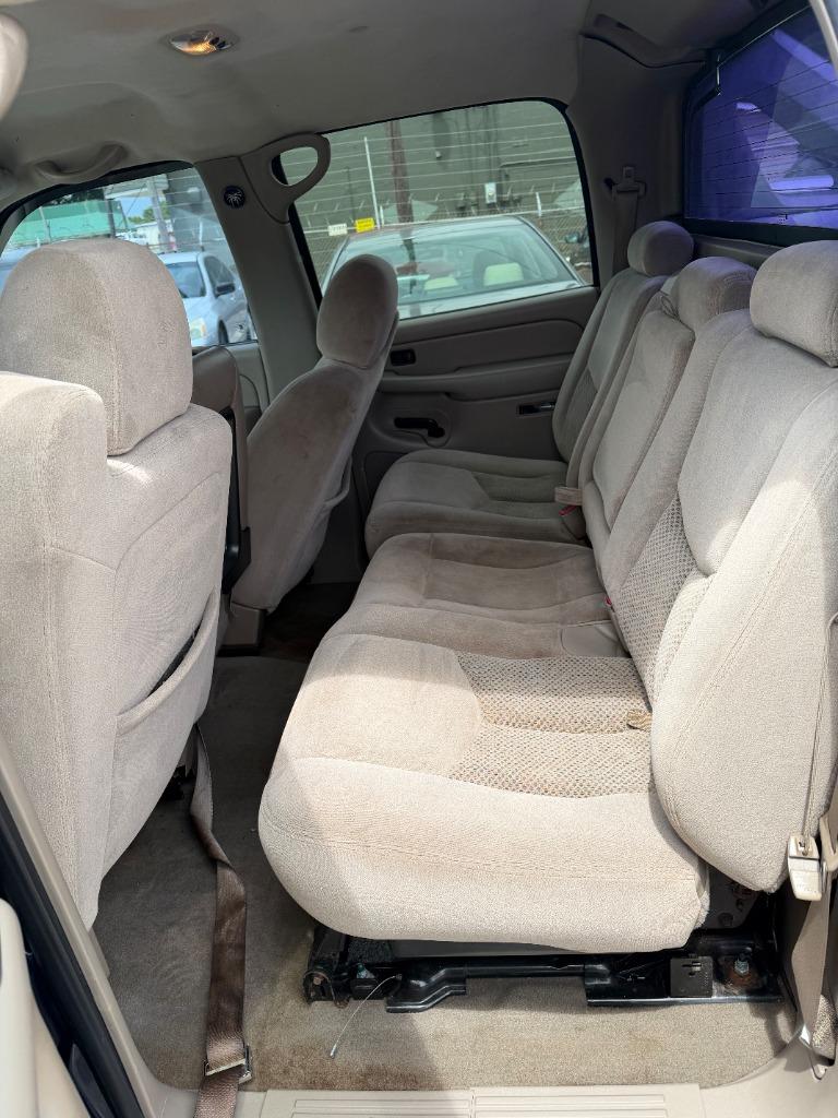2005 Chevrolet Avalanche - $8,990
