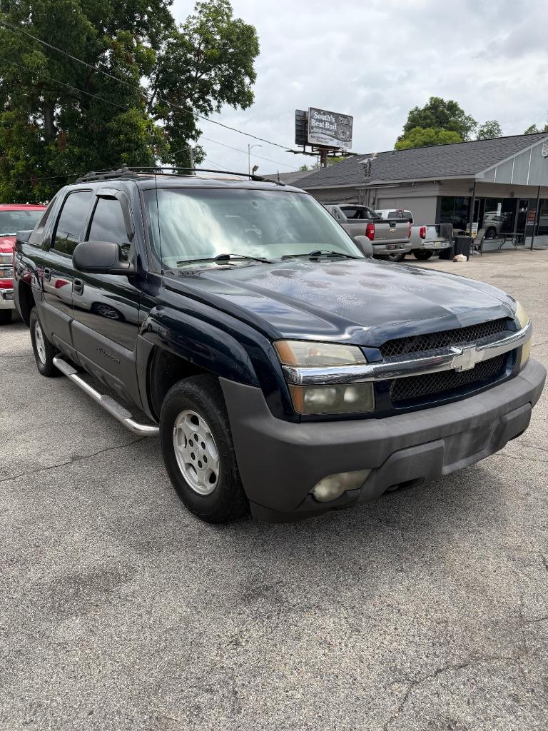 2005 Chevrolet Avalanche - $8,990