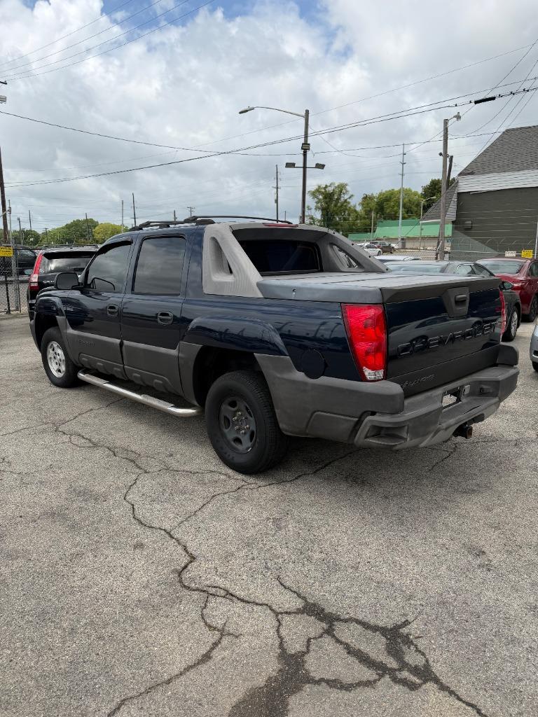 2005 Chevrolet Avalanche - $8,990