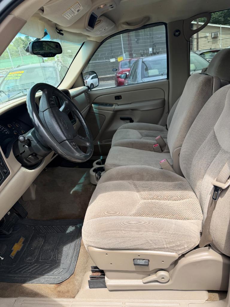 2005 Chevrolet Avalanche - $8,990