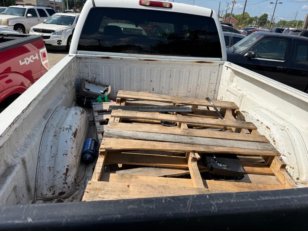 2005 Chevrolet Silverado - $7,595