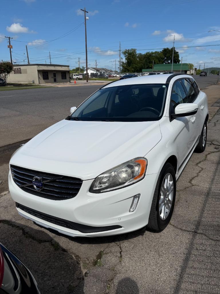 2016 Volvo XC60 - $7,990