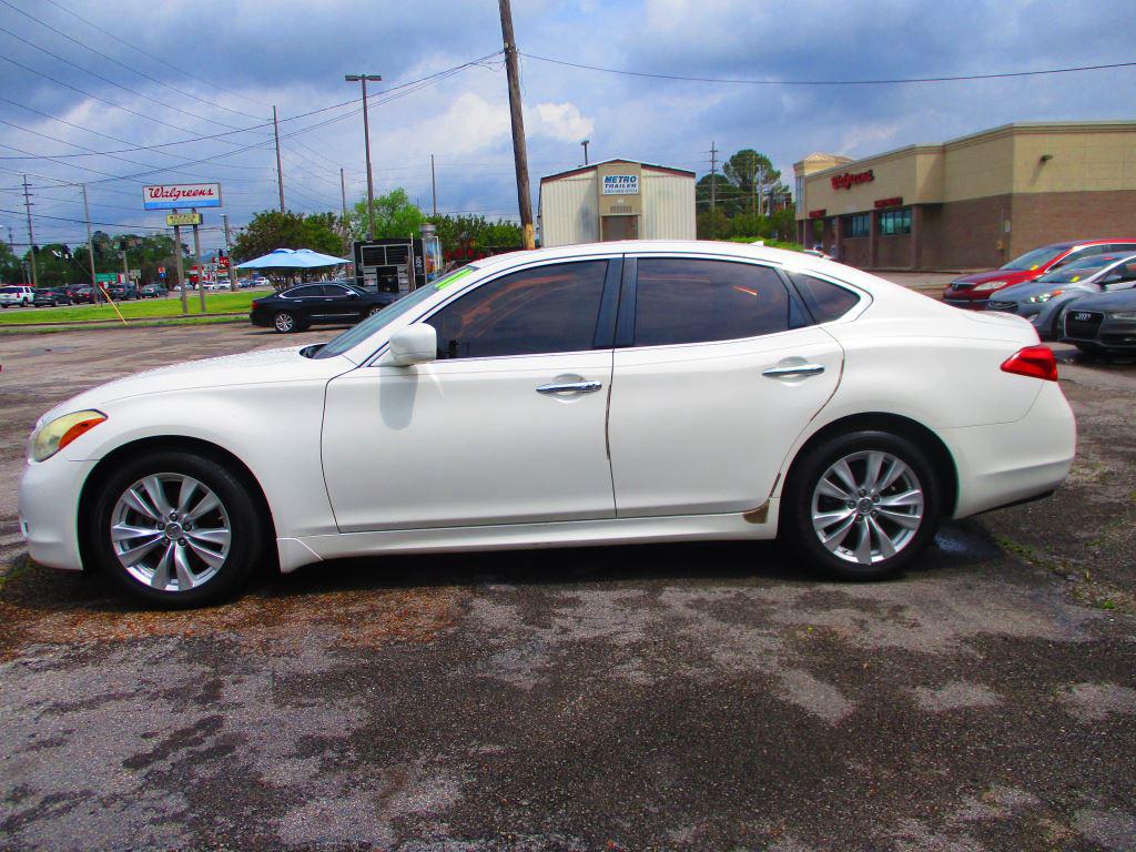 2011 Infiniti M37 photo