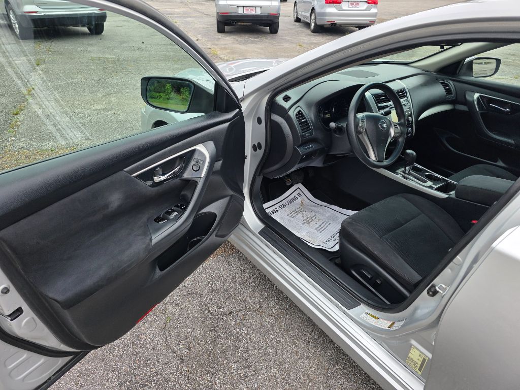 2014 Nissan Altima - $6,995