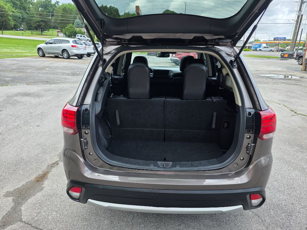 2017 Mitsubishi Outlander - $9,995