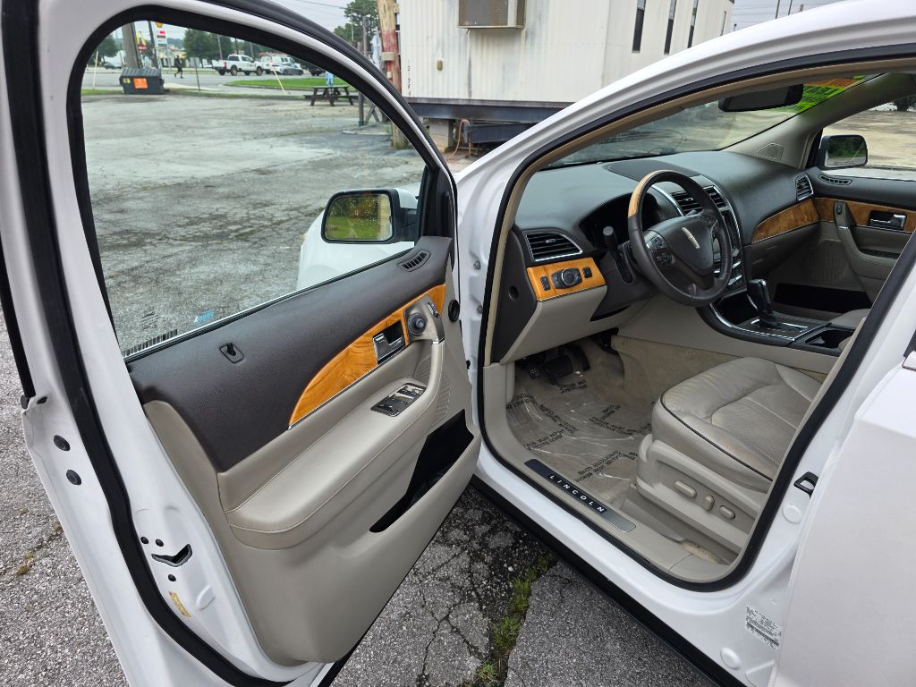 2013 Lincoln MKX - $9,995