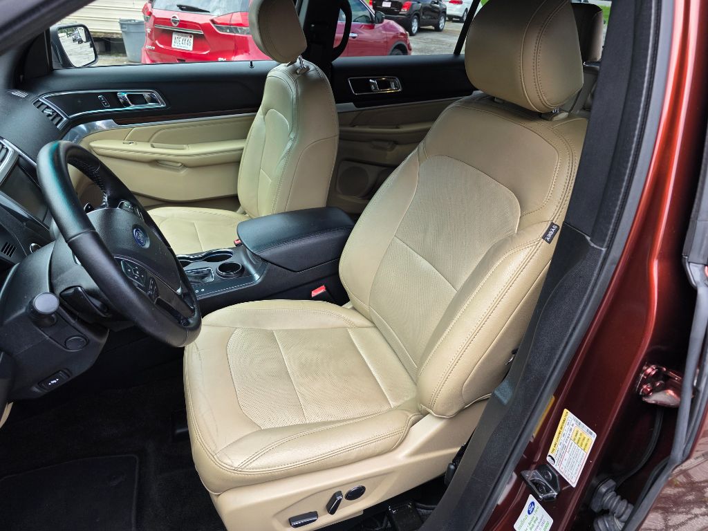2016 Ford Explorer - $10,995