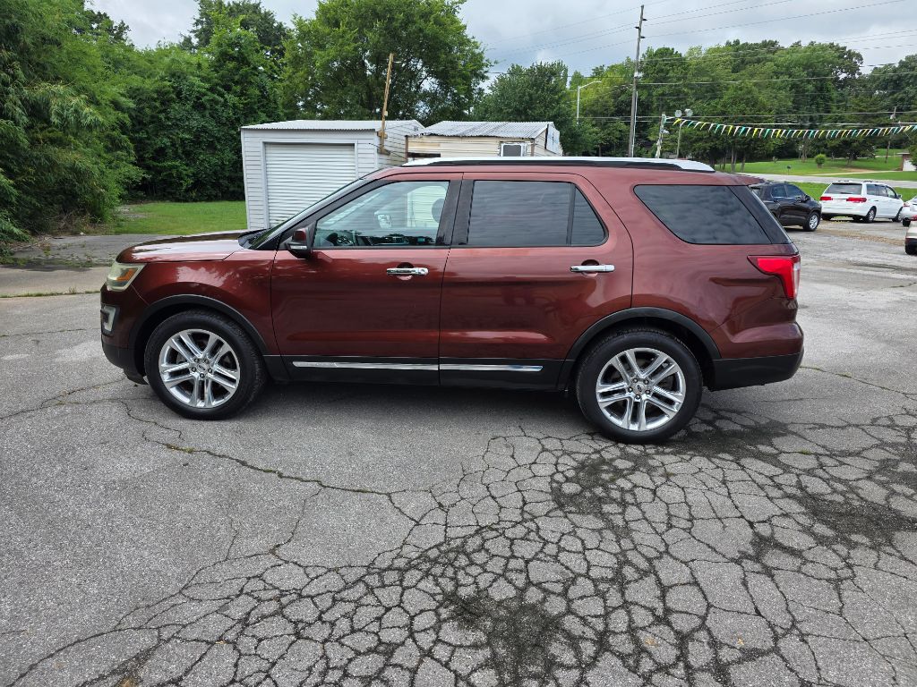 2016 Ford Explorer - $10,995