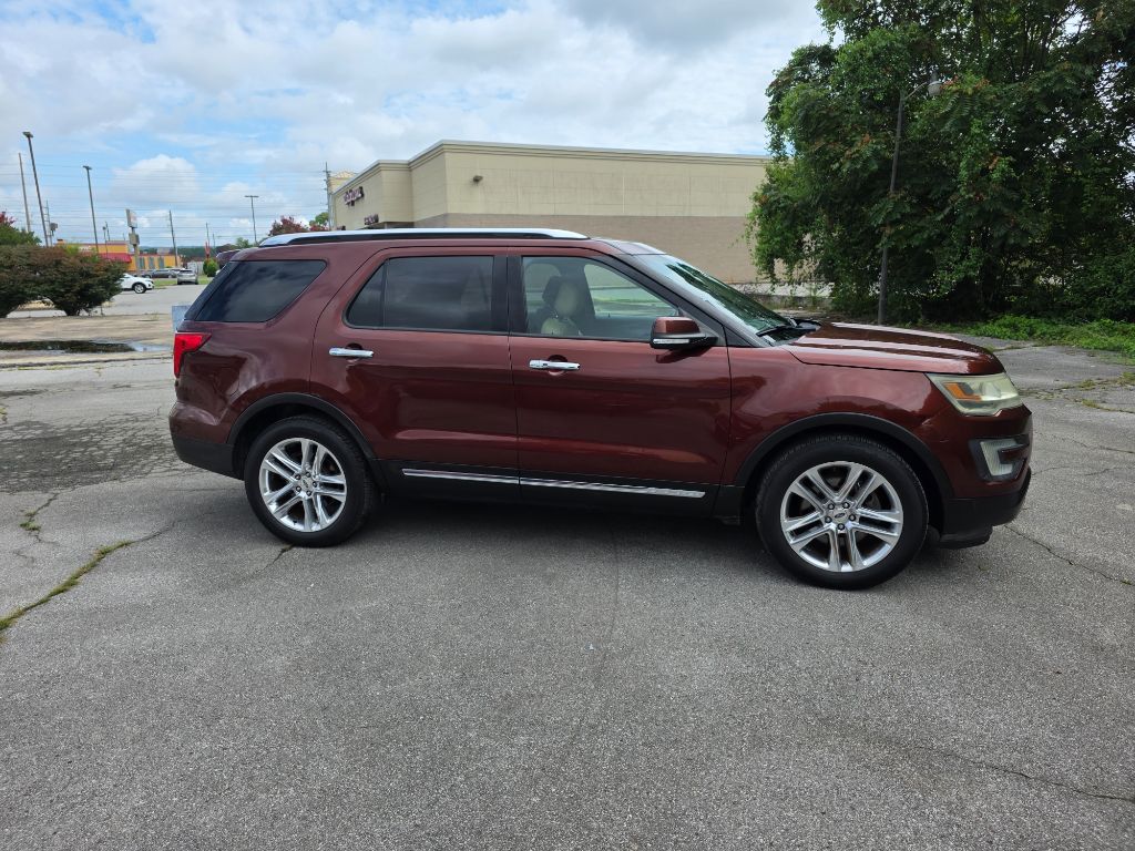 2016 Ford Explorer - $10,995