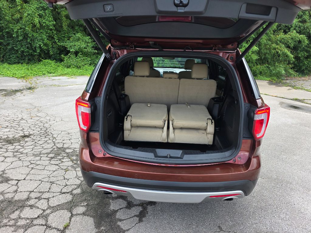 2016 Ford Explorer - $10,995