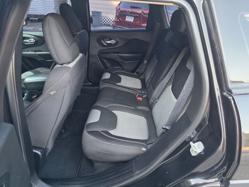 2015 Jeep Cherokee - $7,995