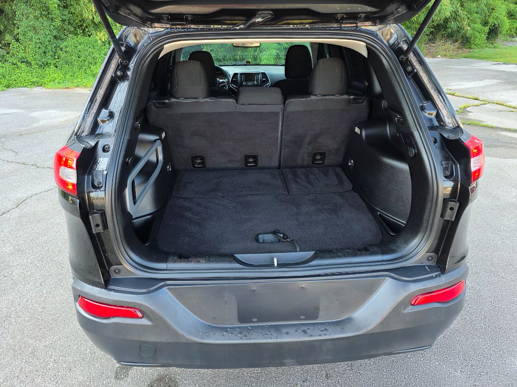 2015 Jeep Cherokee - $7,995