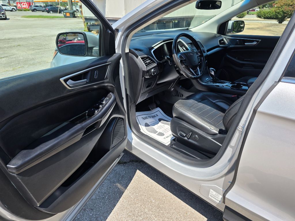 2015 Ford Edge - $7,995
