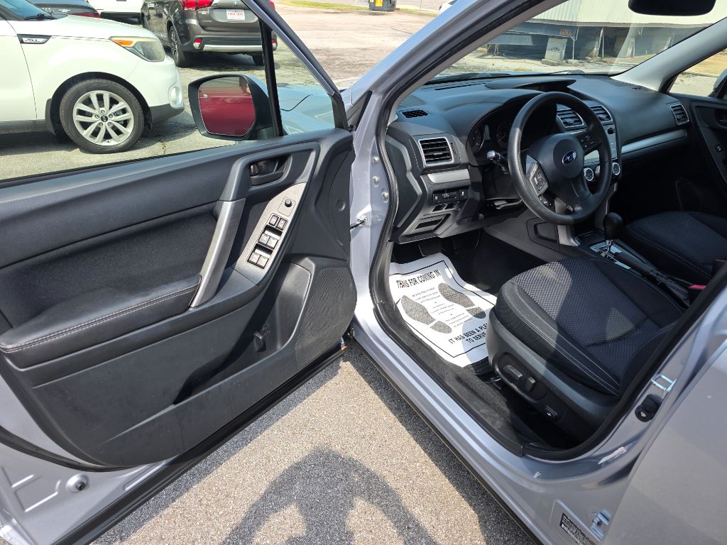 2016 Subaru Forester - $9,995