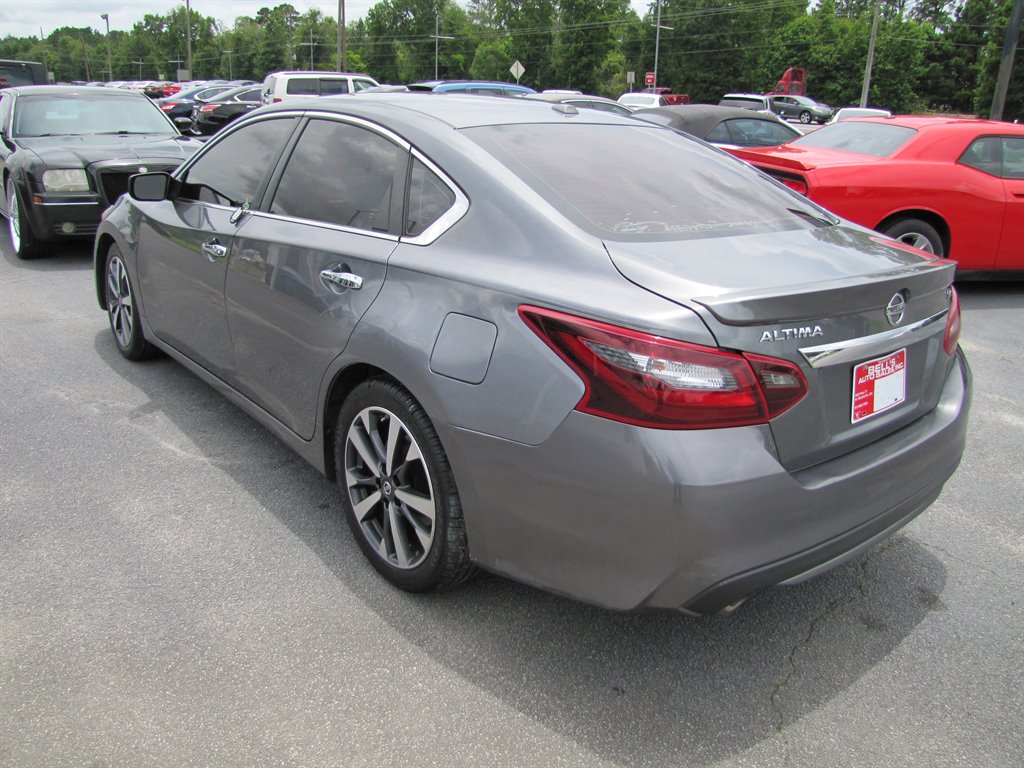 2017 Nissan Altima - $10,995
