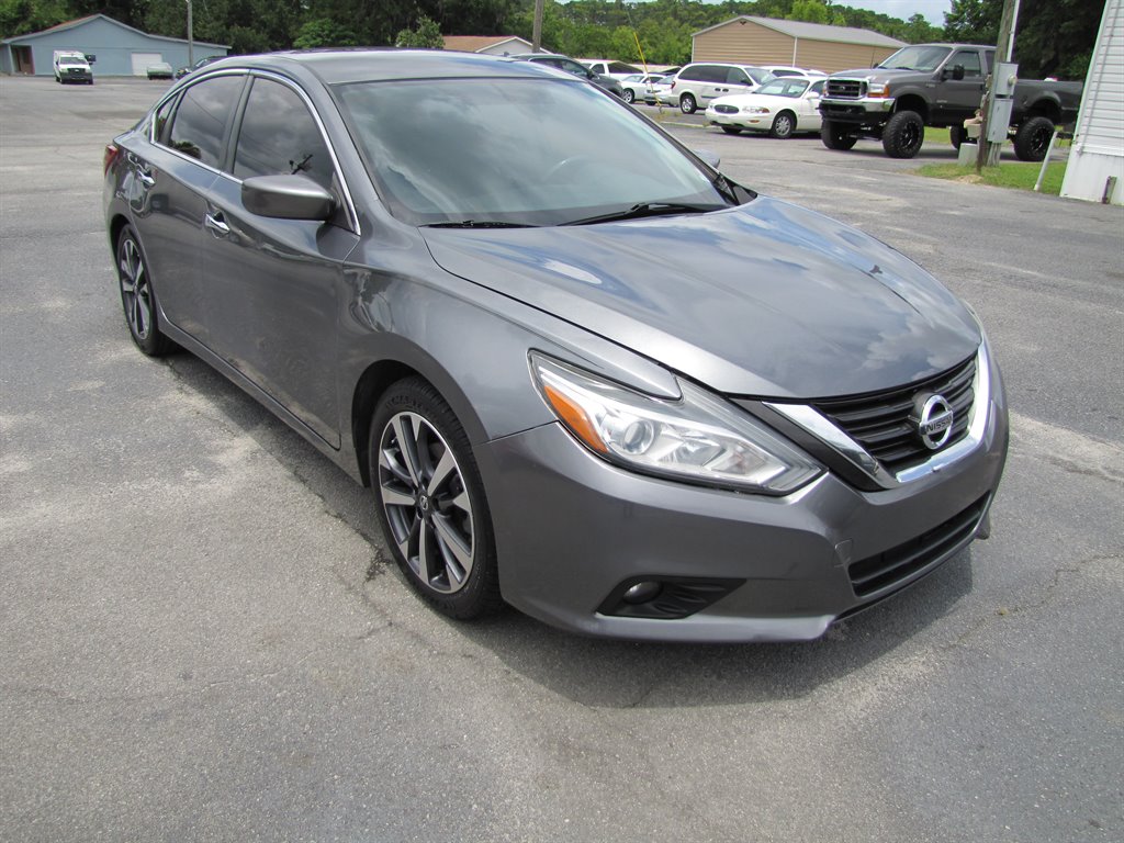 2017 Nissan Altima - $10,995