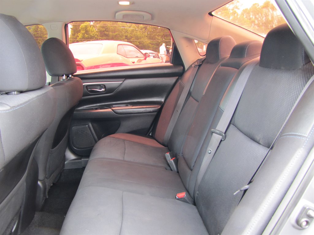2017 Nissan Altima - $10,995
