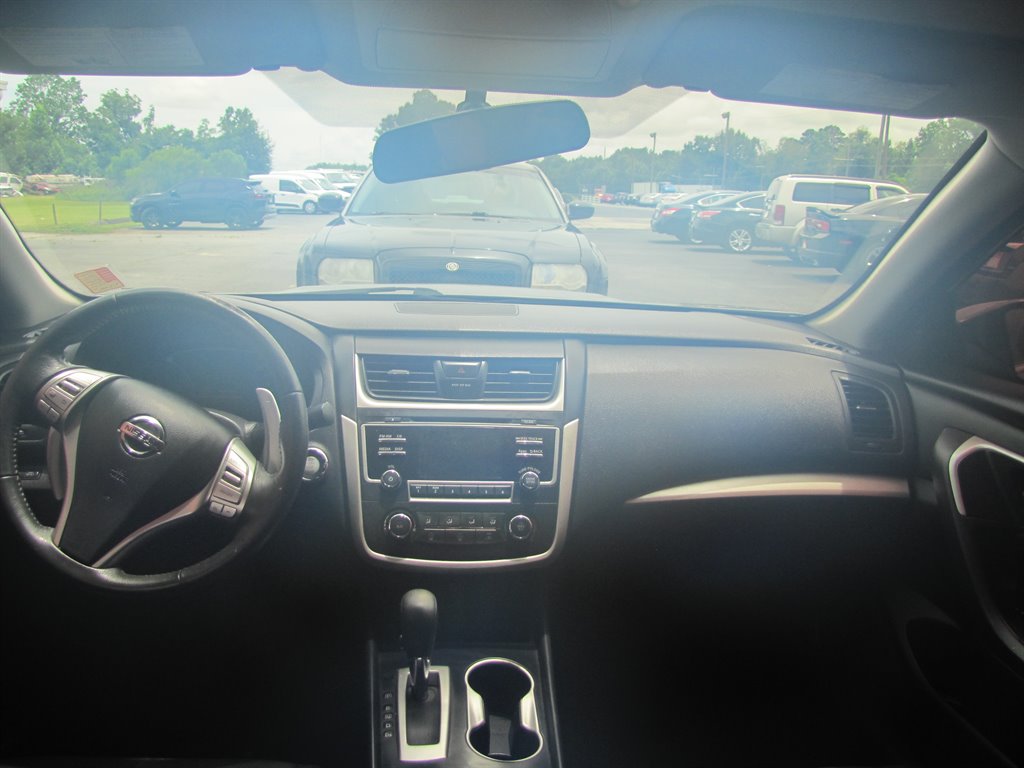 2017 Nissan Altima - $10,995