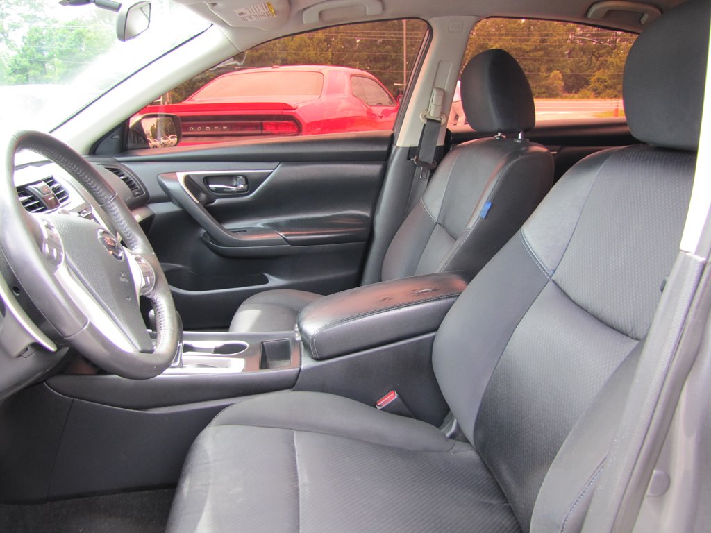 2017 Nissan Altima - $10,995