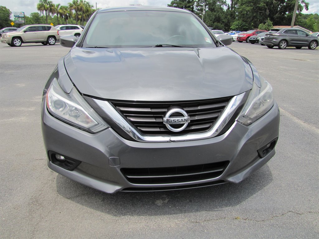 2017 Nissan Altima - $10,995