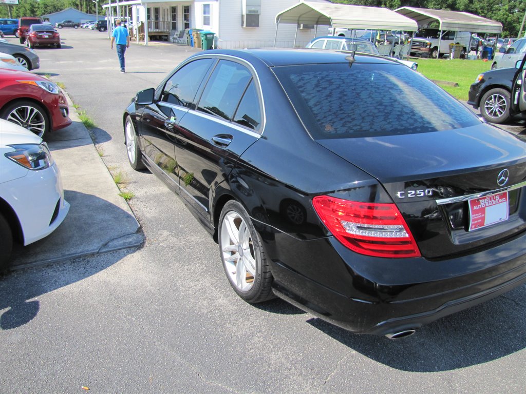 2014 Mercedes-Benz C-Class C250 Luxury photo