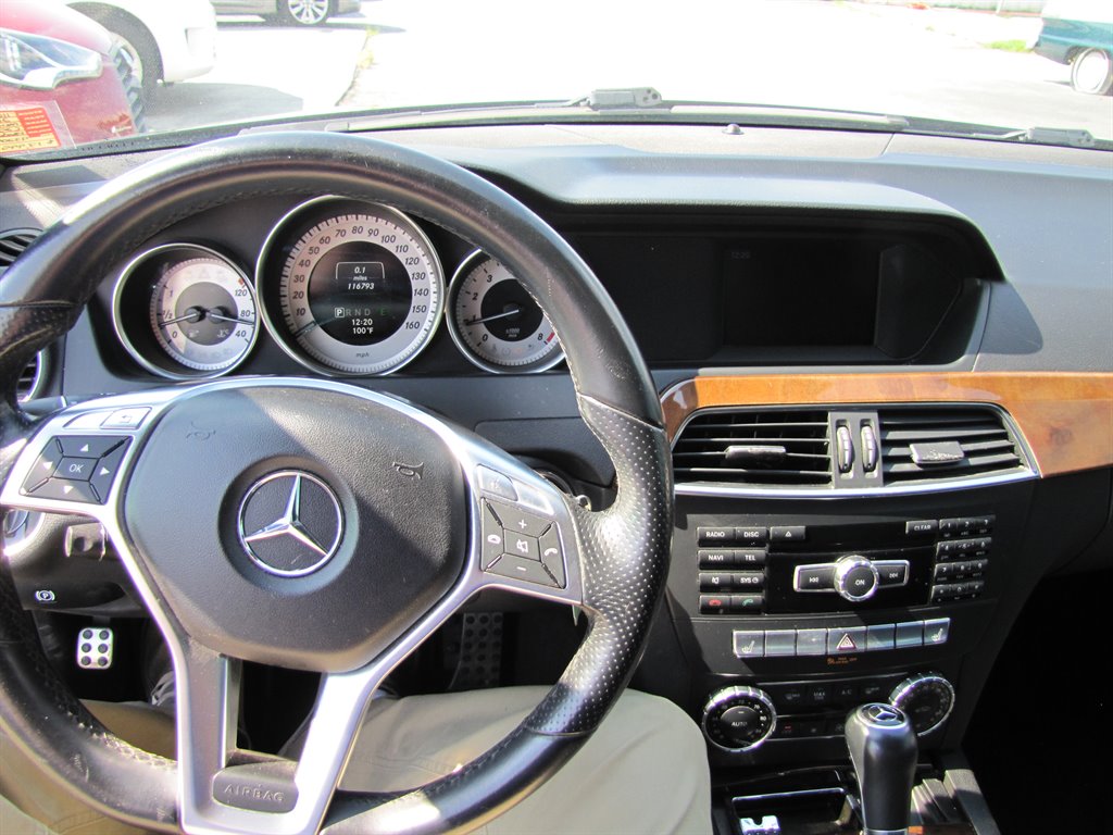 2014 Mercedes-Benz C-Class C250 Luxury photo