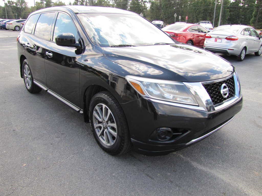 2013 Nissan Pathfinder S photo