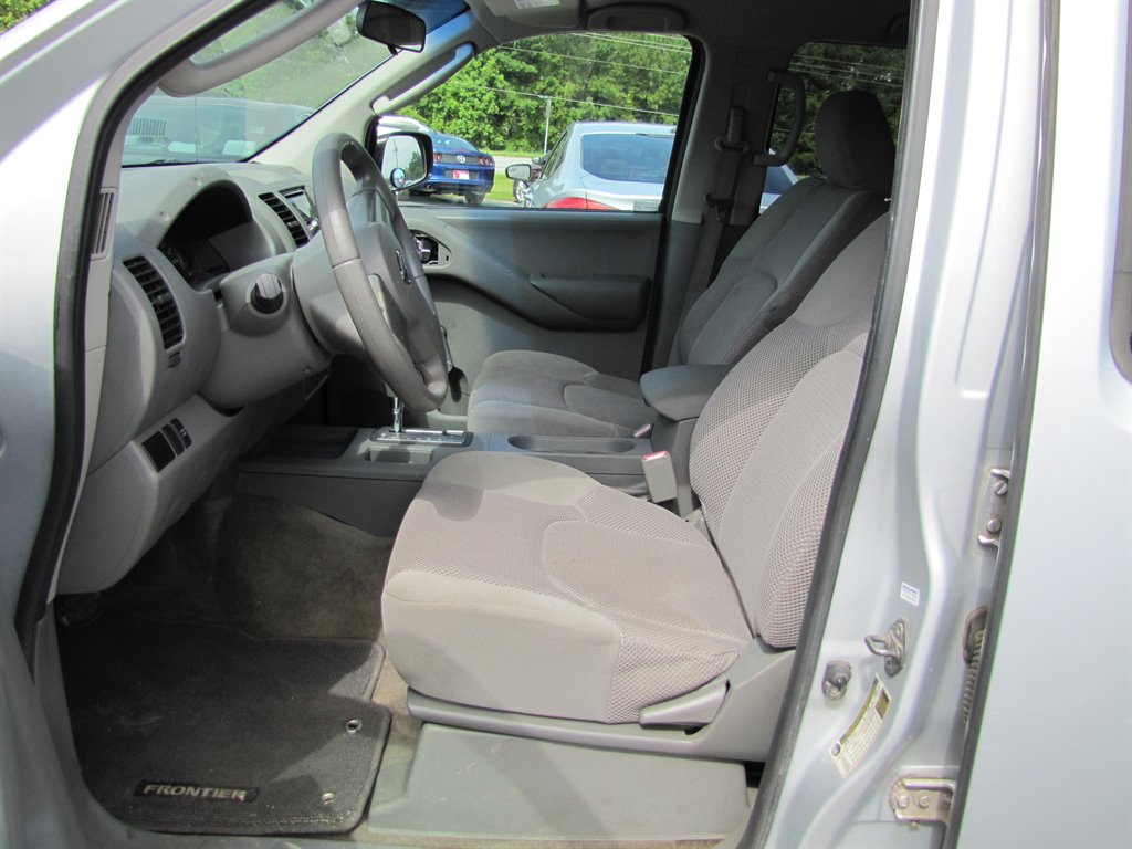 2011 Nissan Frontier S photo