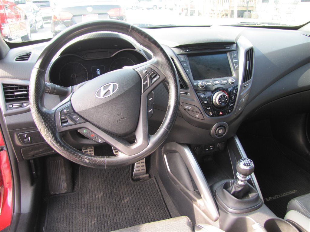 2016 Hyundai Veloster Turbo photo