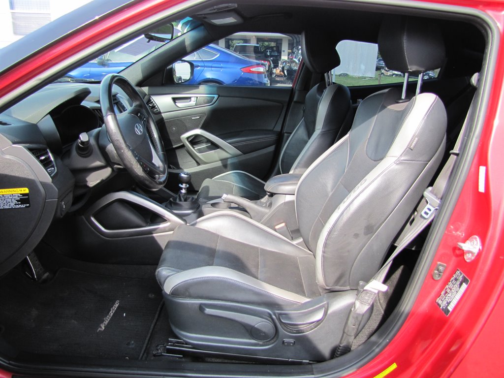 2016 Hyundai Veloster Turbo photo