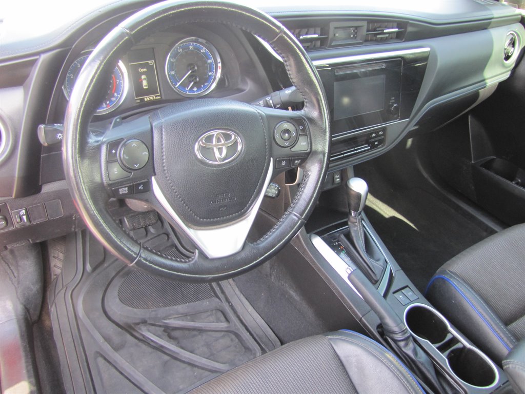 2019 Toyota Corolla SE photo