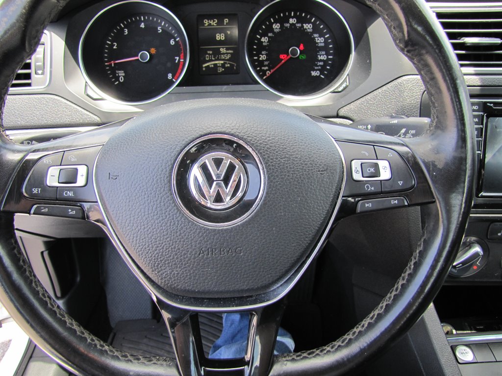 2016 Volkswagen Jetta SE photo