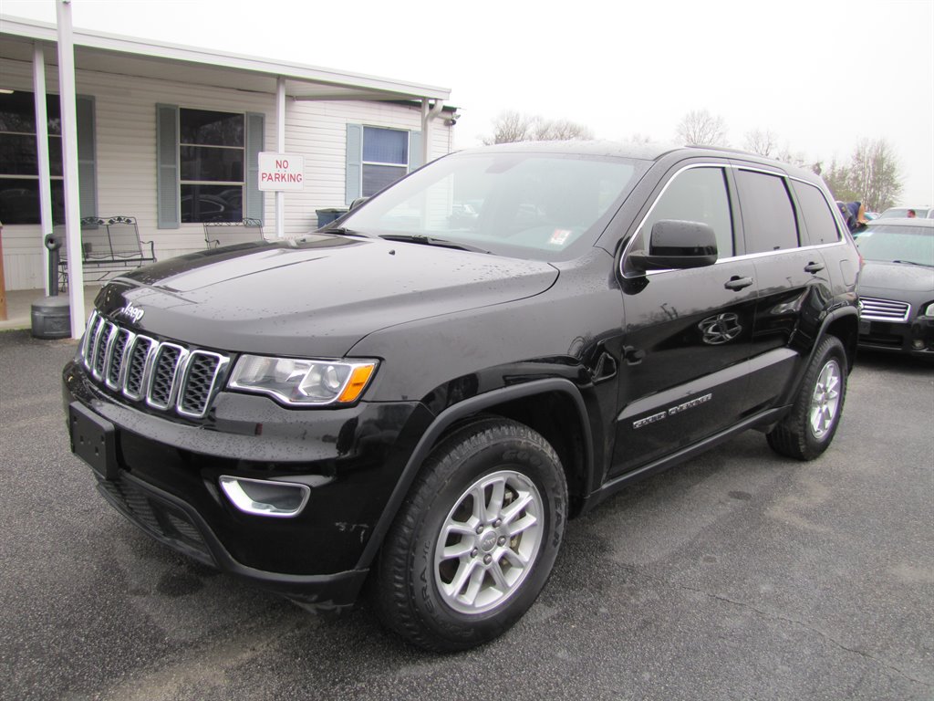 2019 Jeep Grand Cherokee Laredo photo