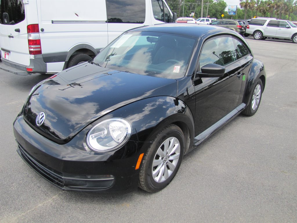 The 2014 Volkswagen Beetle 2.5 PZEV photos