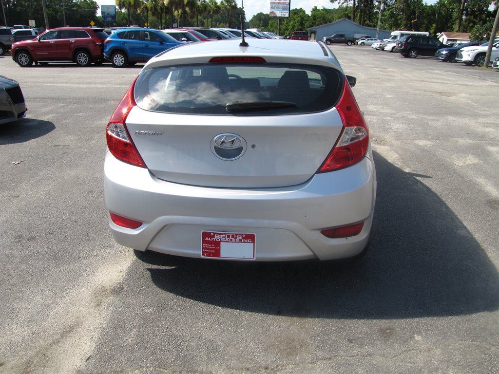 2013 Hyundai Accent GS photo