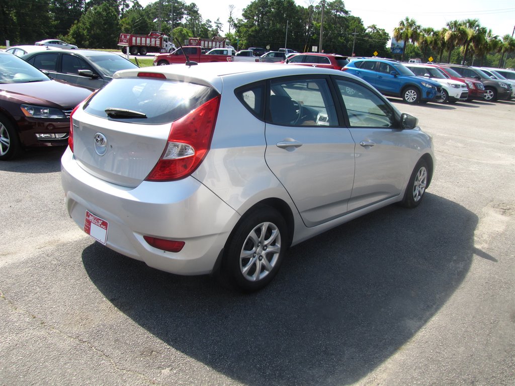 2013 Hyundai Accent GS photo