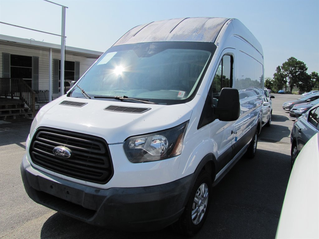 The 2016 Ford T250 Vans Cargo photos