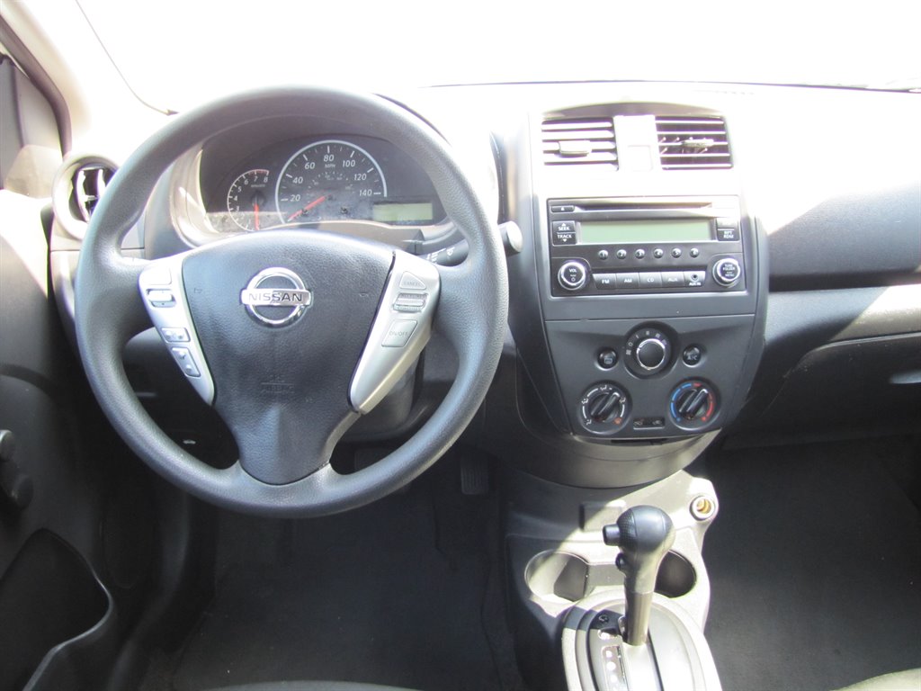 2017 Nissan Versa S photo