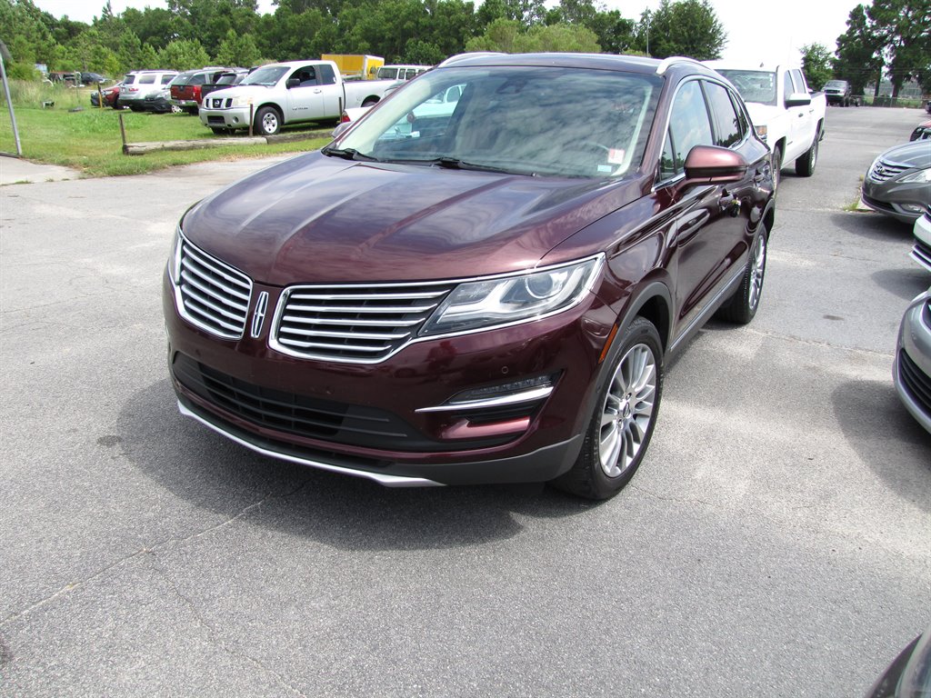 The 2016 Lincoln MKC Reserve photos