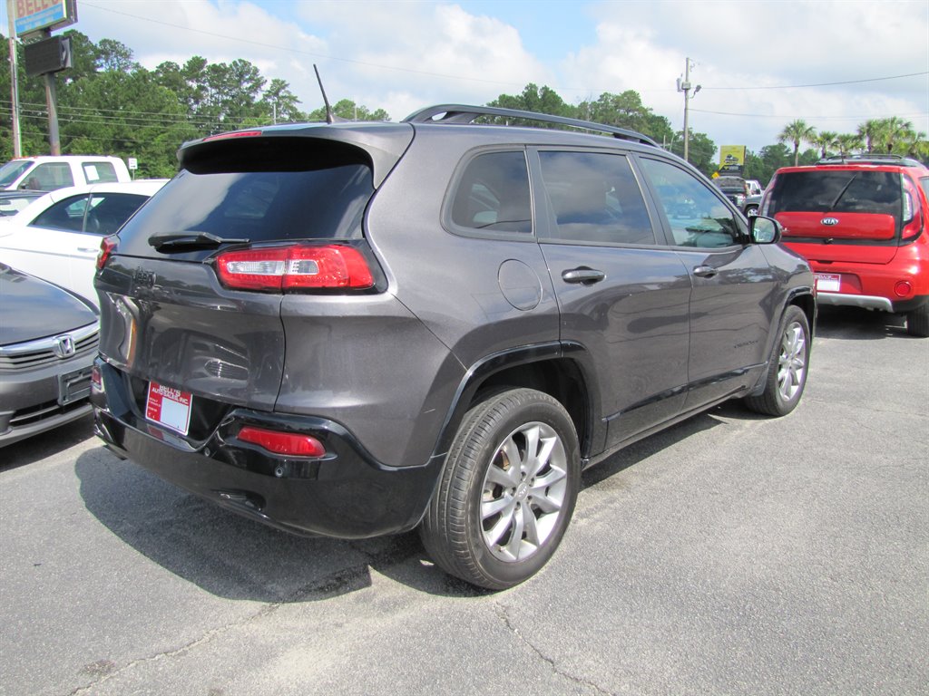 2018 Jeep Cherokee - $13,995