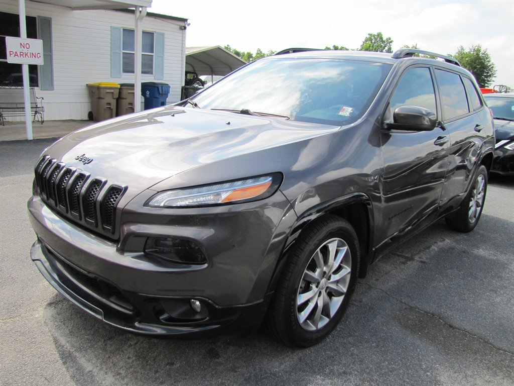 2018 Jeep Cherokee - $13,995