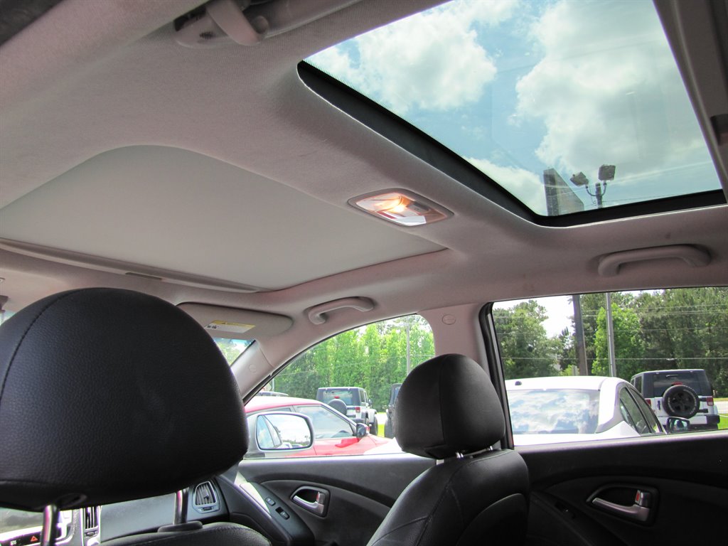2012 Hyundai Tucson - $9,995