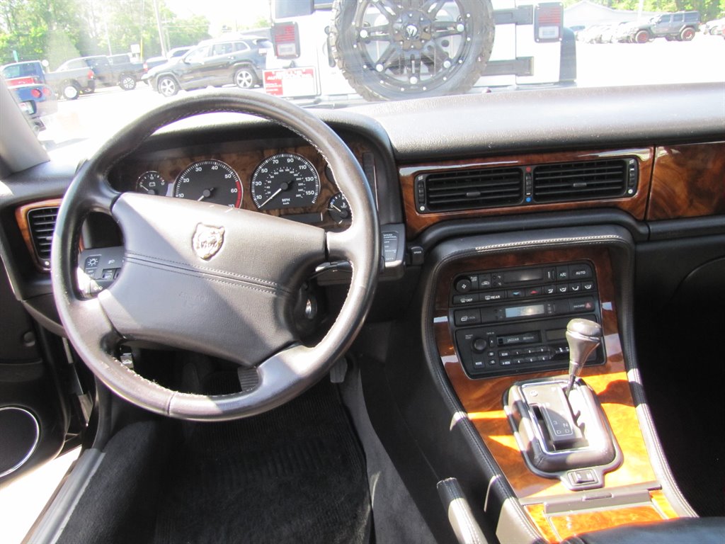 1997 Jaguar XJ-Series XJ6 photo