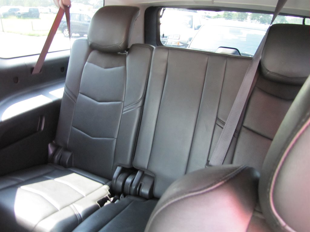 2017 Cadillac Escalade ESV Luxury photo