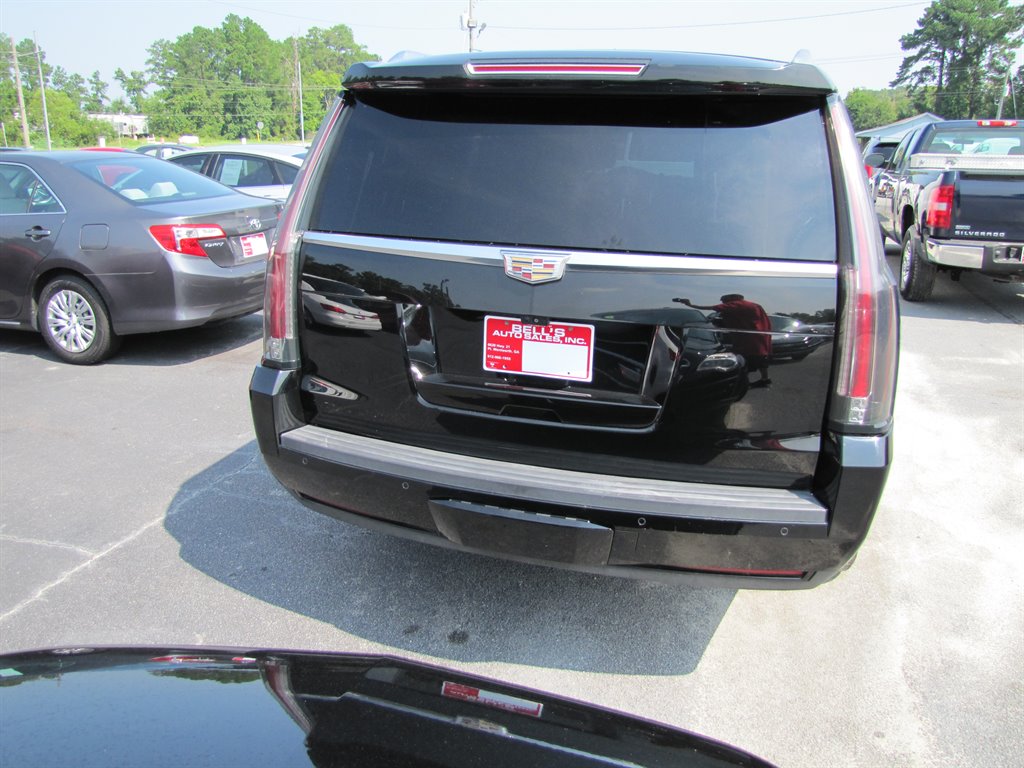 2017 Cadillac Escalade ESV Luxury photo