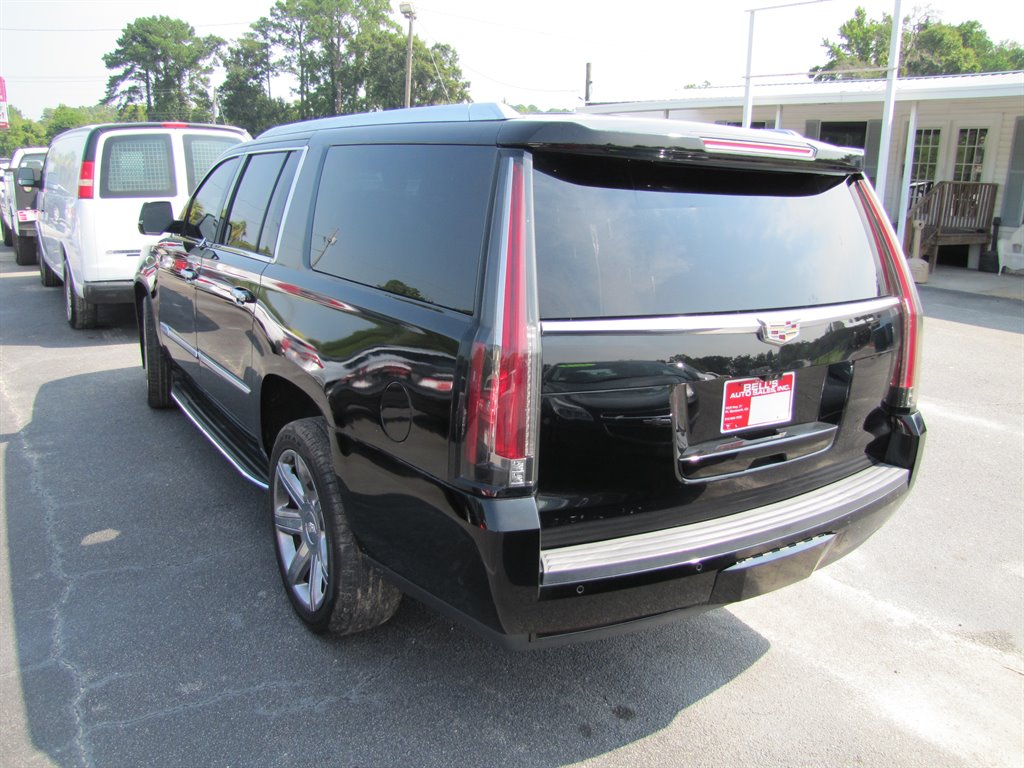 2017 Cadillac Escalade ESV Luxury photo