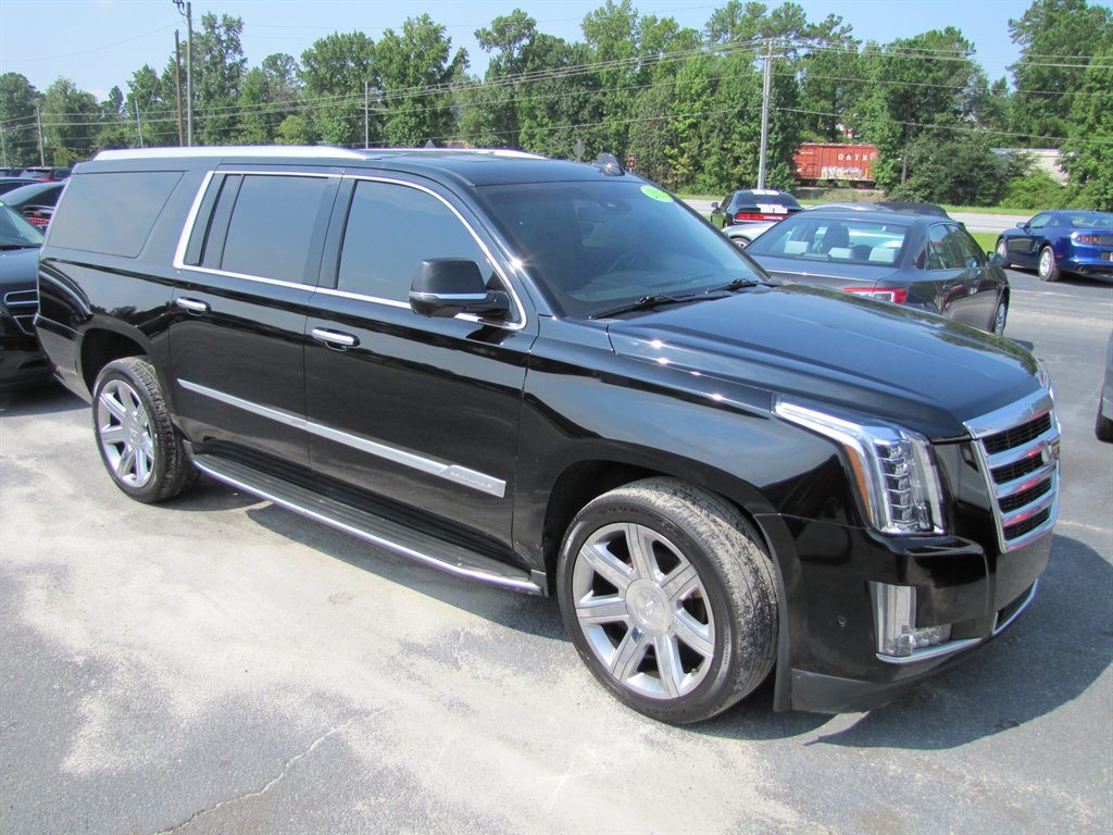 2017 Cadillac Escalade ESV Luxury photo